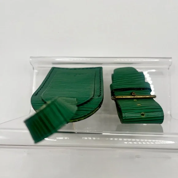LOUIS VUITTON Vintage Epi Emerald Green Textured Luggage Tag & Poignet - Picture 3 of 6